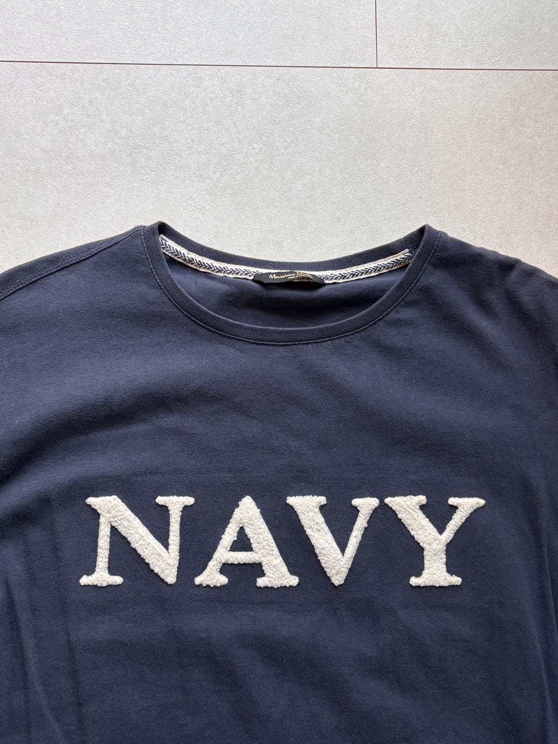 Massimo Dutti NAVY 자수 네이비 반팔 티셔츠 상품이미지1