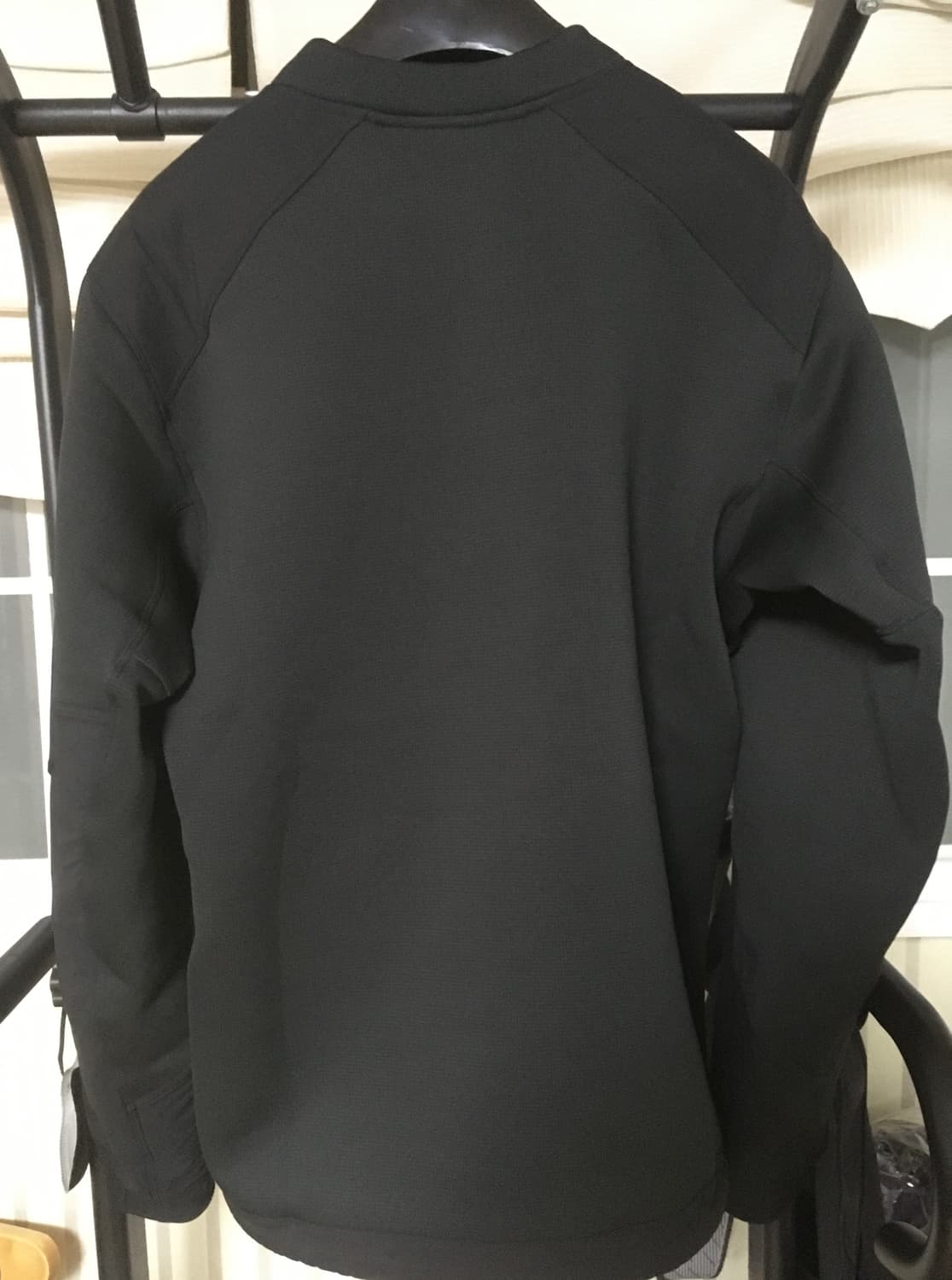 아크테릭스 컨실 크루넥 풀오버 블랙 판매합니다 상품이미지4