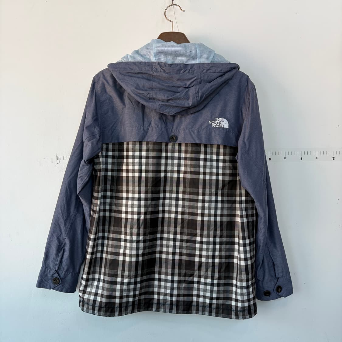노스페이스 체크 배색 후드 바람막이 상품이미지3