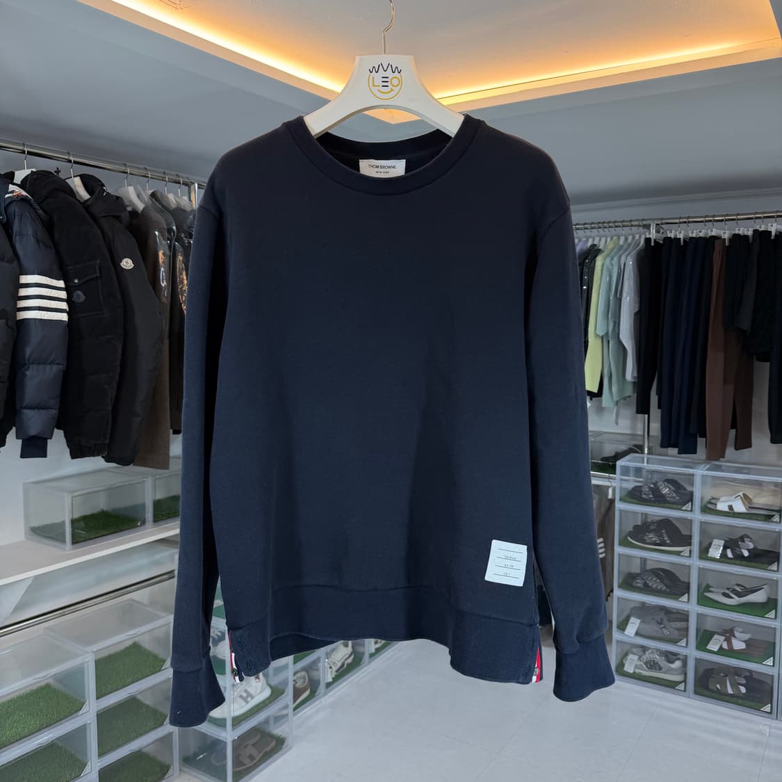 [리오브] 톰브라운 백삼선 스트라이프 맨투맨 상품이미지2