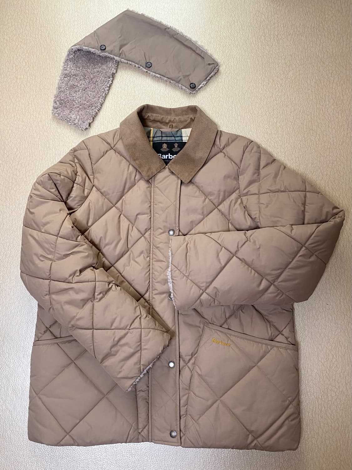 바버 윈터 리데스데일 퀼팅 (베이지. 여성) 상품이미지3