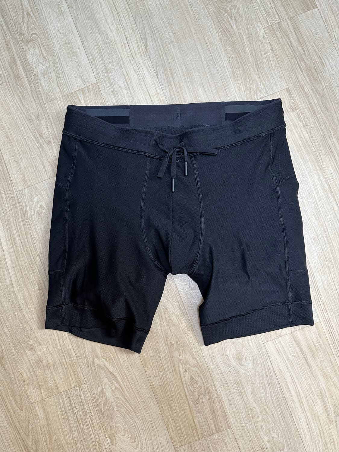 룰루레몬 패스트 앤 프리 라인드 러닝 쇼츠 6인치 블랙 M 상품이미지3