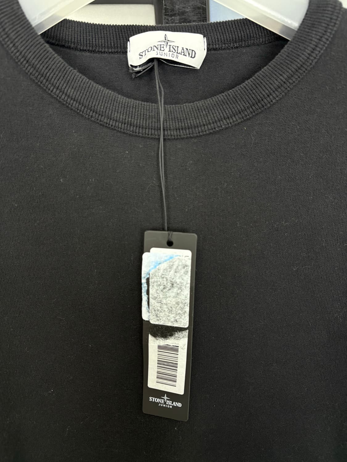 루키CK9750: 새상품 스톤 아일랜드 여성 블랙 맨투맨  상품이미지5