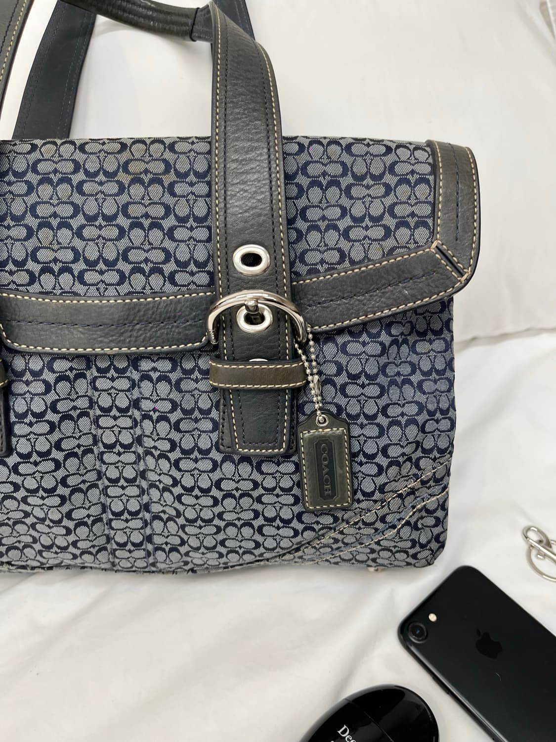 Coach Gray & Navy Shoulder Bag 상품이미지5