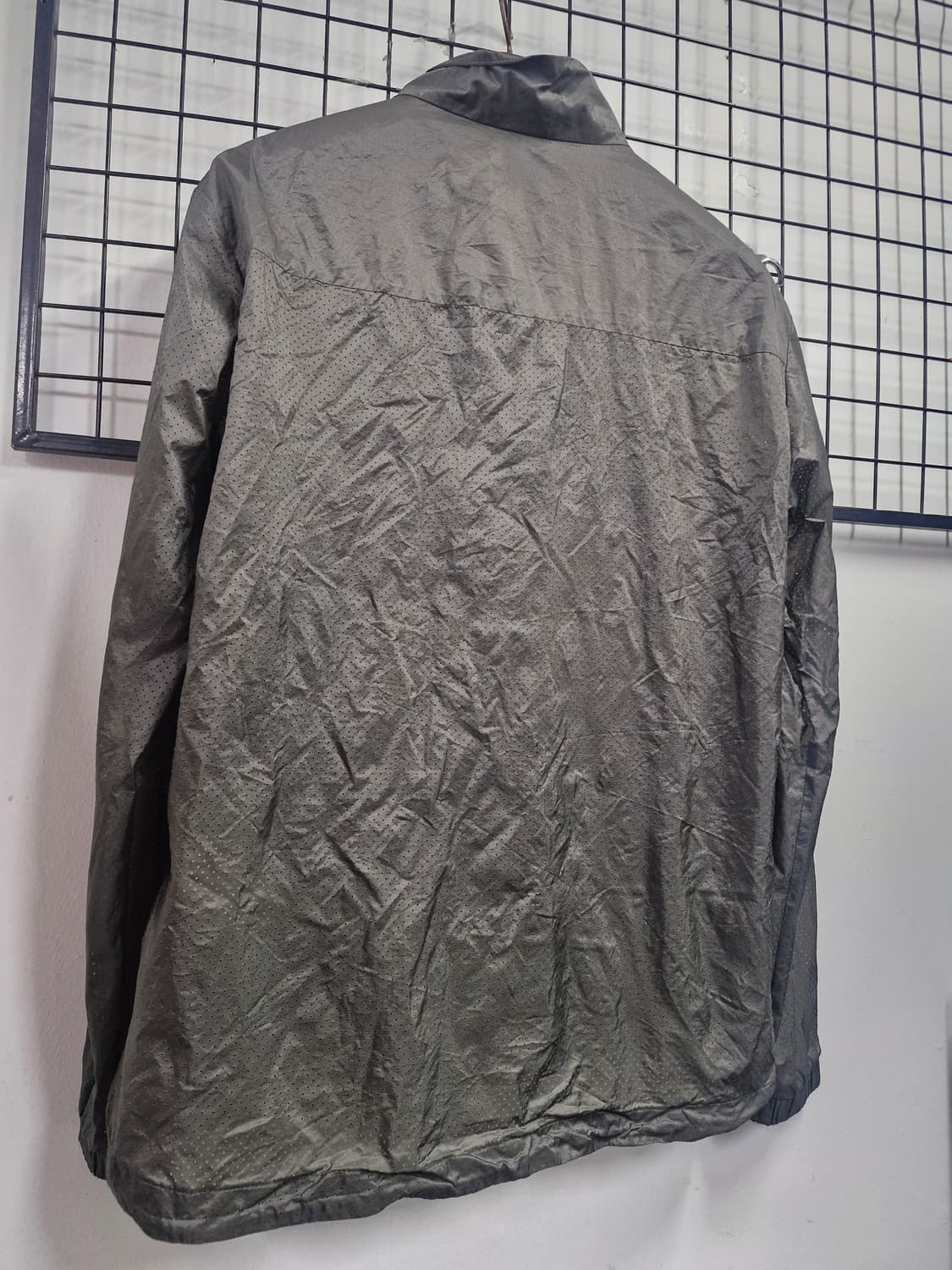 105XL 아이더 바람막이 자켓 카키. 상품이미지7