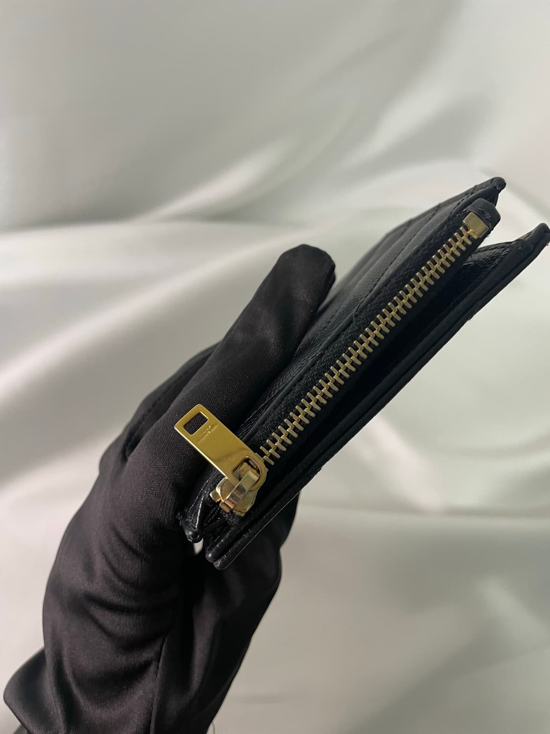 입생로랑 마틀라세 블랙 반지갑 금장 단품 상품이미지10