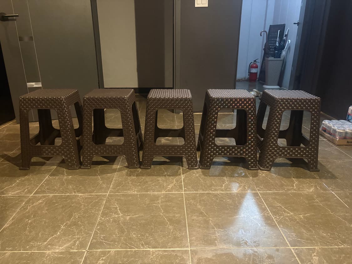 [중고/극미] 사각 간이의자 5개 (브라운) 상품이미지1