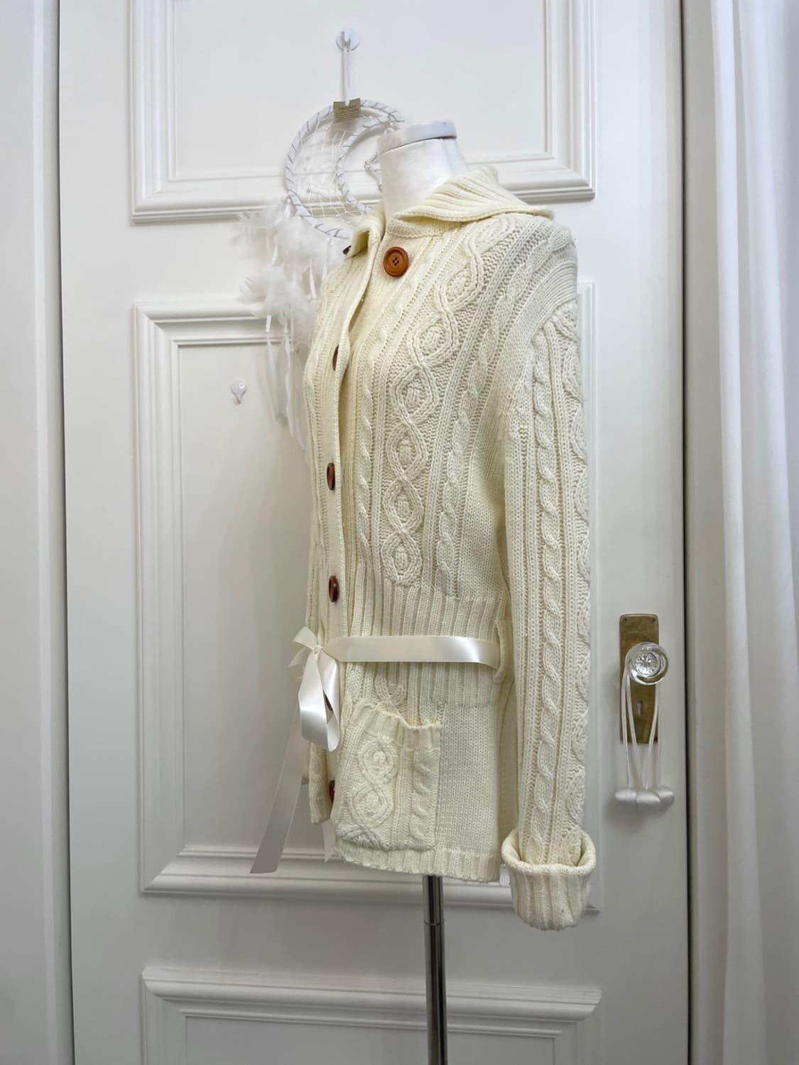 lemon cream wood button long cardigan 상품이미지2