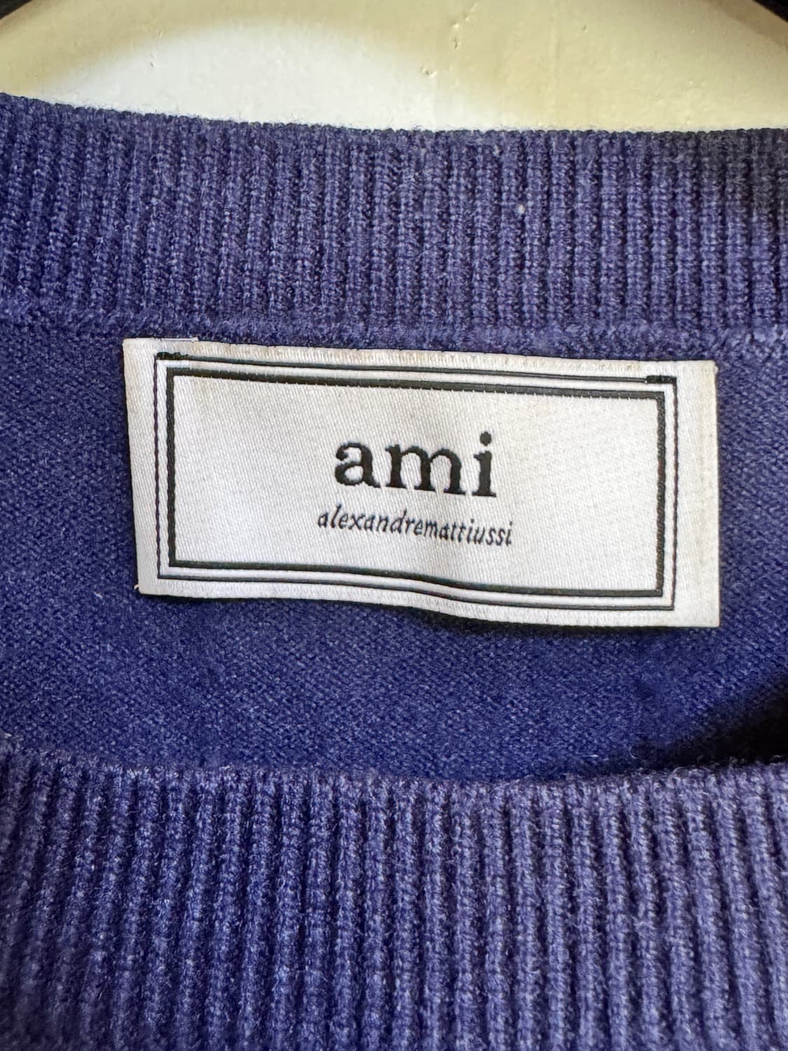 아미 네이비 하트 로고 스웨터 상품이미지4