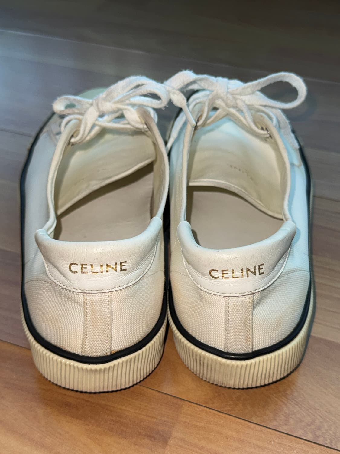 셀린느 블랭크 레이스업 스니커즈 판매합니다. 상품이미지3