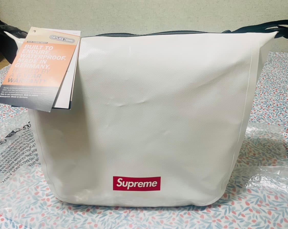 슈프림x오르트립 스몰 메신저백 화이트(24SS) 상품이미지3
