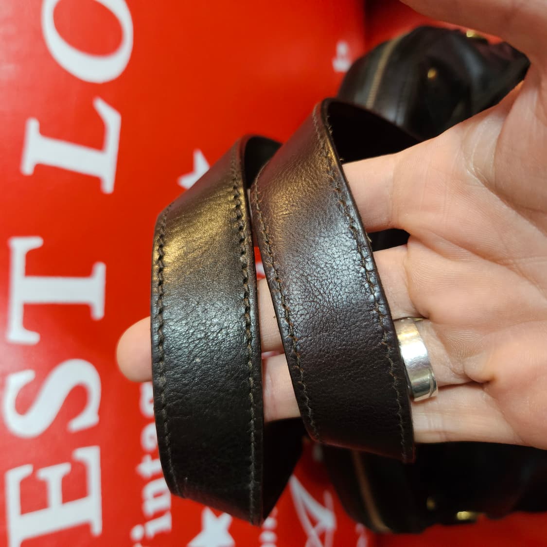 입생로랑(YSL) 뮤즈 브라운 레더 토트백  상품이미지6