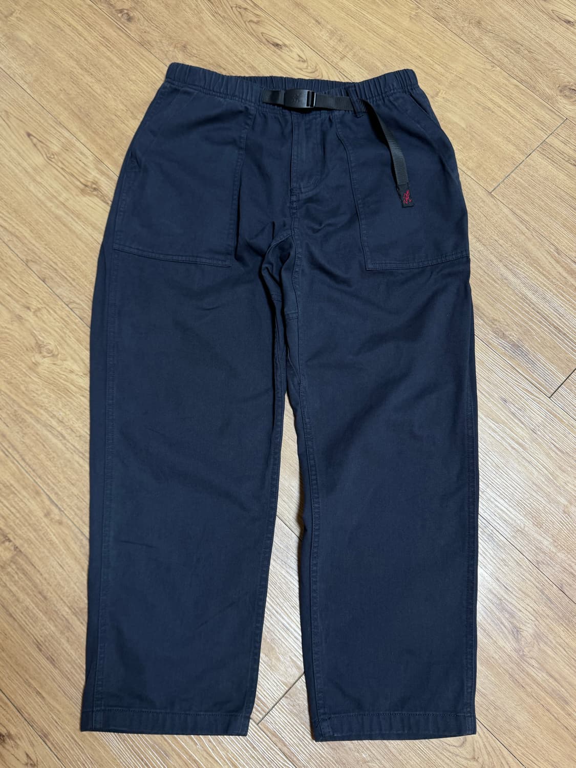 [M] 그라미치 루즈 테이퍼드 팬츠 네이비 상품이미지1