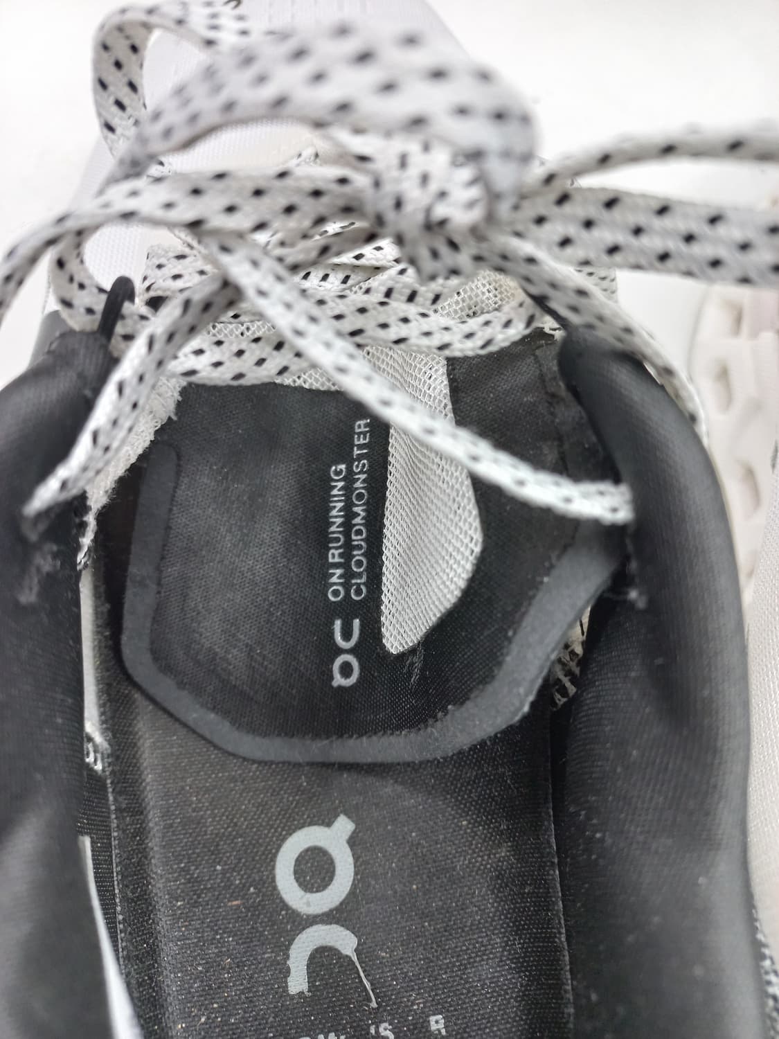 온러닝 클라우드몬스터 2 흰색 운동화 250mm 상품이미지5