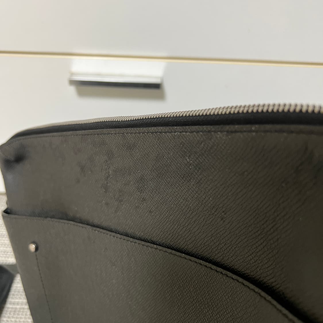 루이비통 타이가 그리고리 메신저백 크로스백 상품이미지5