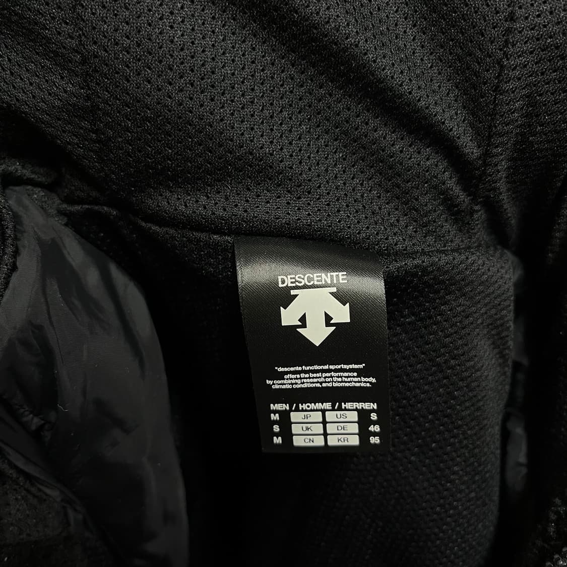 [M] 데상트 스위스 스키팀 셰르파 플리스 후드집업 상품이미지5