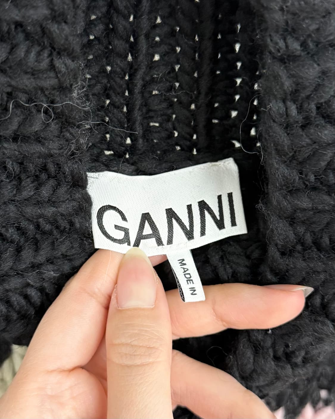 가니 블랙 핸드니트 터틀넥 스웨터 상품이미지7