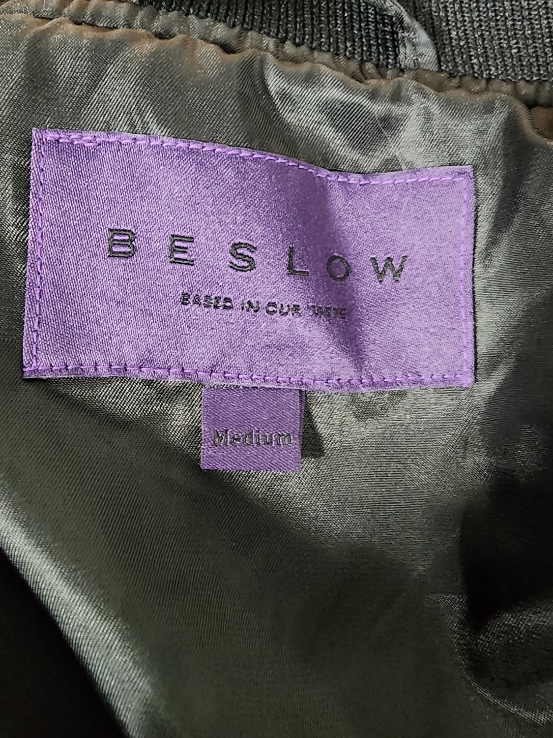 비슬로우 블랙 광택 봄버 자켓 상품이미지4