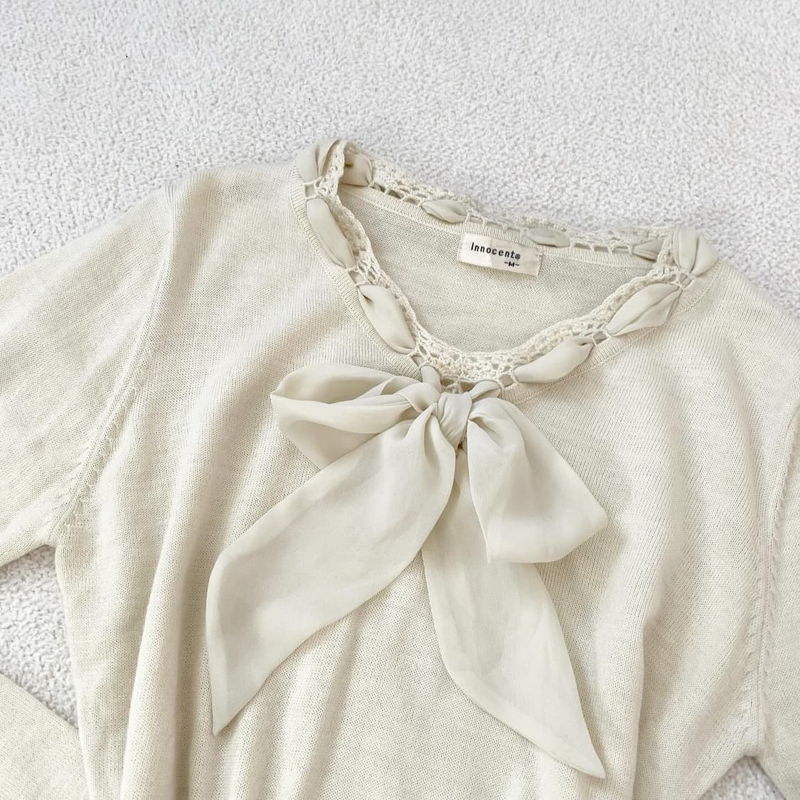 뮤트아이보리 쉬폰 리본 로걀탑 상품이미지2