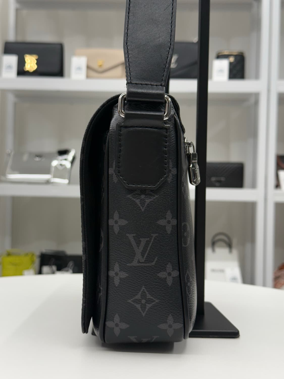 [PM] 루이비통 이클립스 디스트릭트 메신저백 상품이미지3