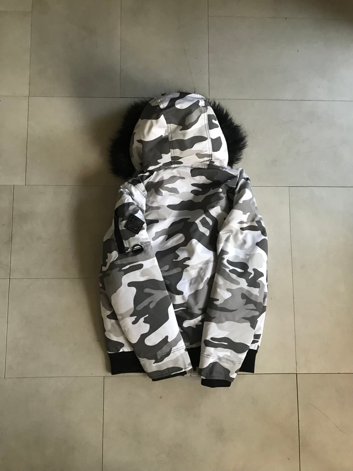 홀리스터 화이트 카모 울프죠패딩 상품이미지7