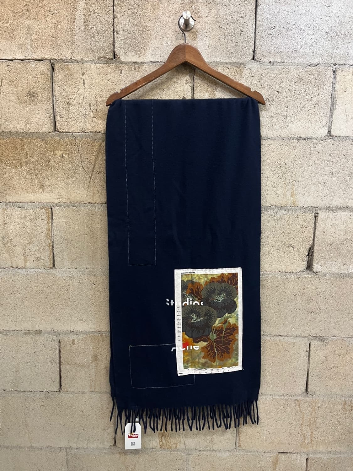 아크네 스튜디오 아트워크 패치 머플러 상품이미지4