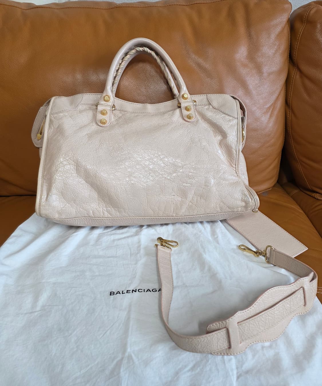 정품 발렌시아가 모터백 르시티 시티백 미듐 상품이미지4