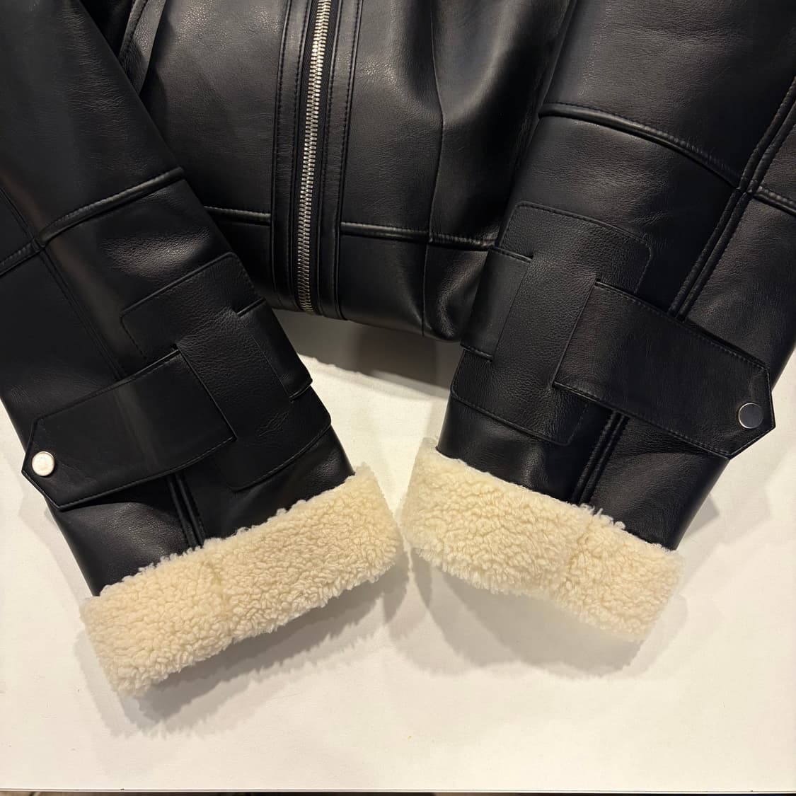 [105] 21FW 지오송지오 블랙 무스탕 소가죽 레더 코트 D406 상품이미지7