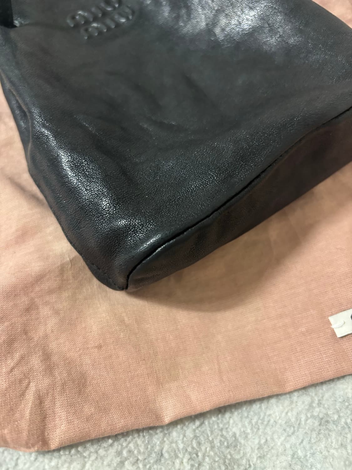 Miumiu 미우미우 나파레더 미니백 블랙 (정품) 상품이미지4