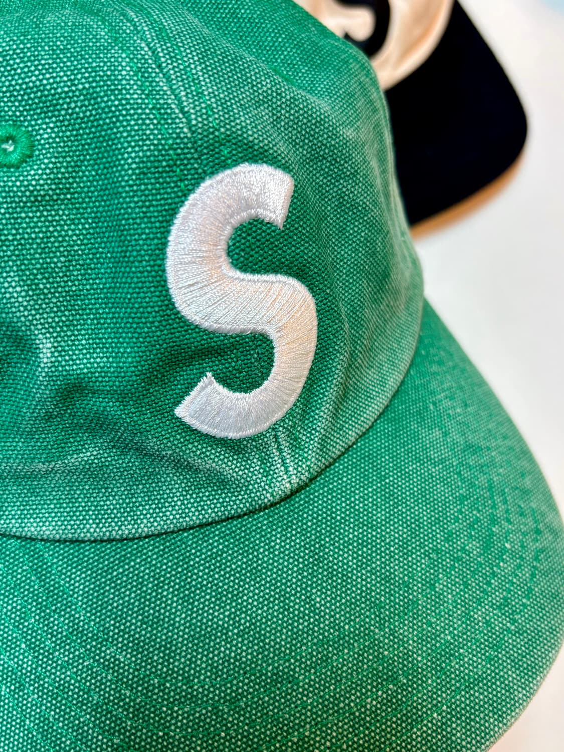 슈프림 피그먼트 S 로고 6-패널 그린 - 24FW 상품이미지4