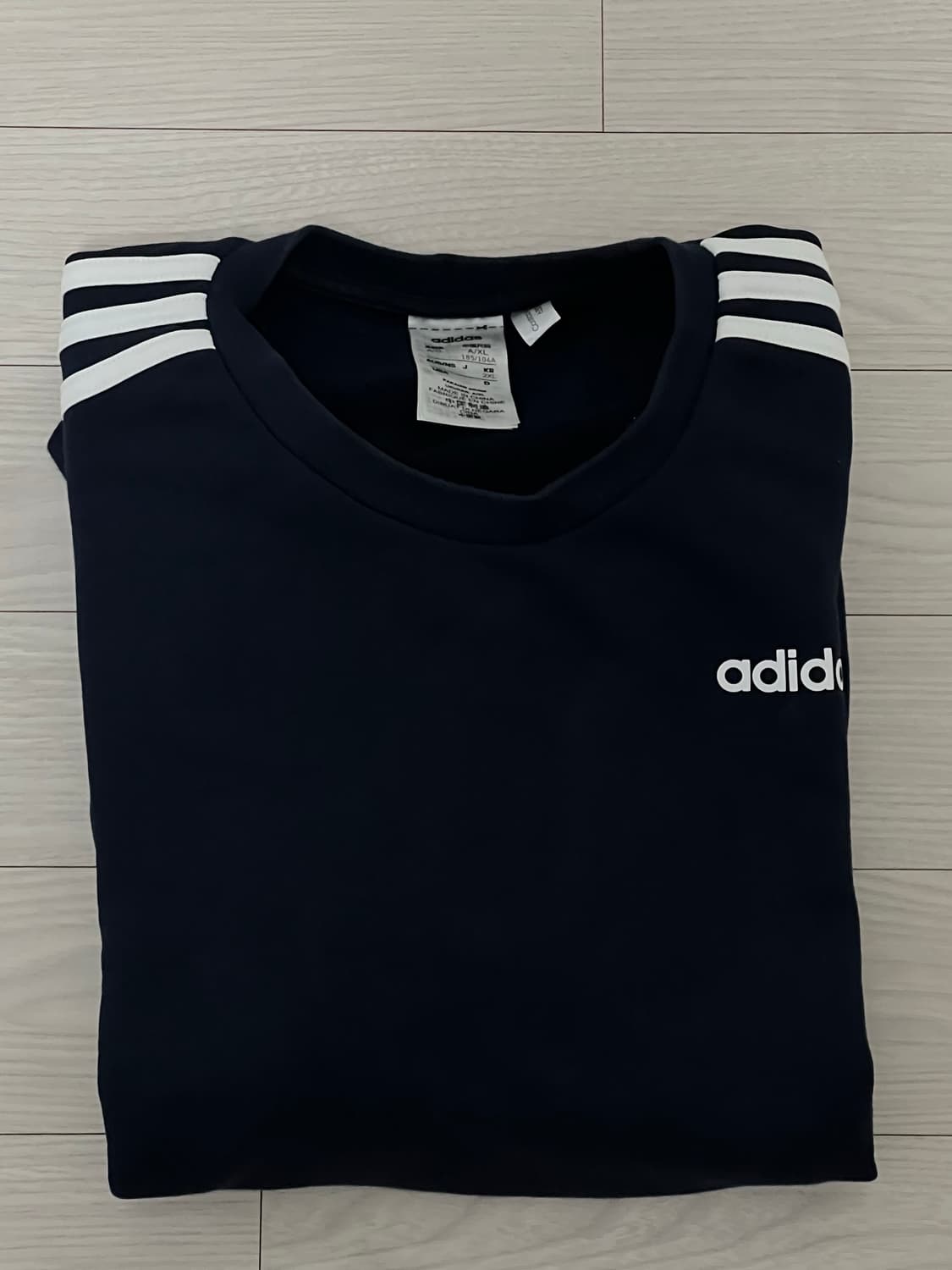 아디다스 맨투맨 판매합니다. 상품이미지2