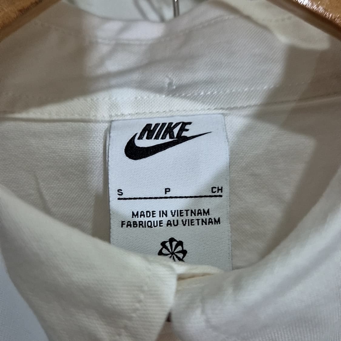 Nike 나이키 솔로 스우시 화이트 셔츠 상품이미지4