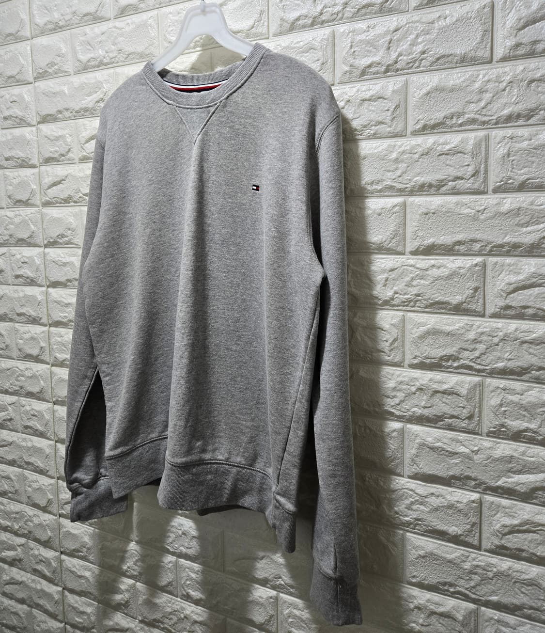 타미힐피거 스몰로고 맨투맨 크루넥 스웨트셔츠 100 상품이미지4
