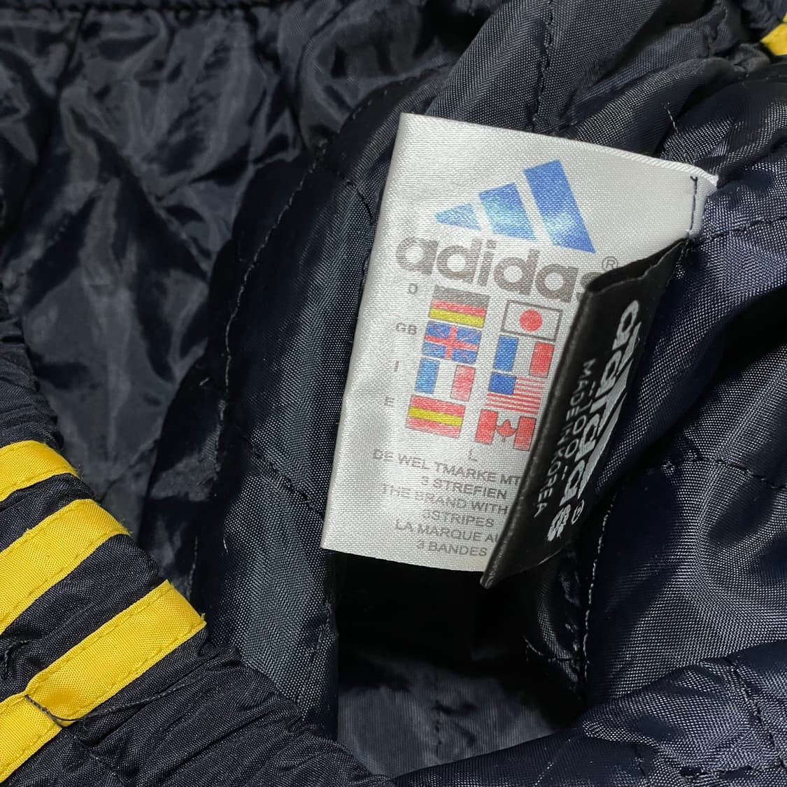 [34] 아디다스 00s 올드스쿨 네이비 옐로우 누빔 나일론 팬츠 상품이미지2