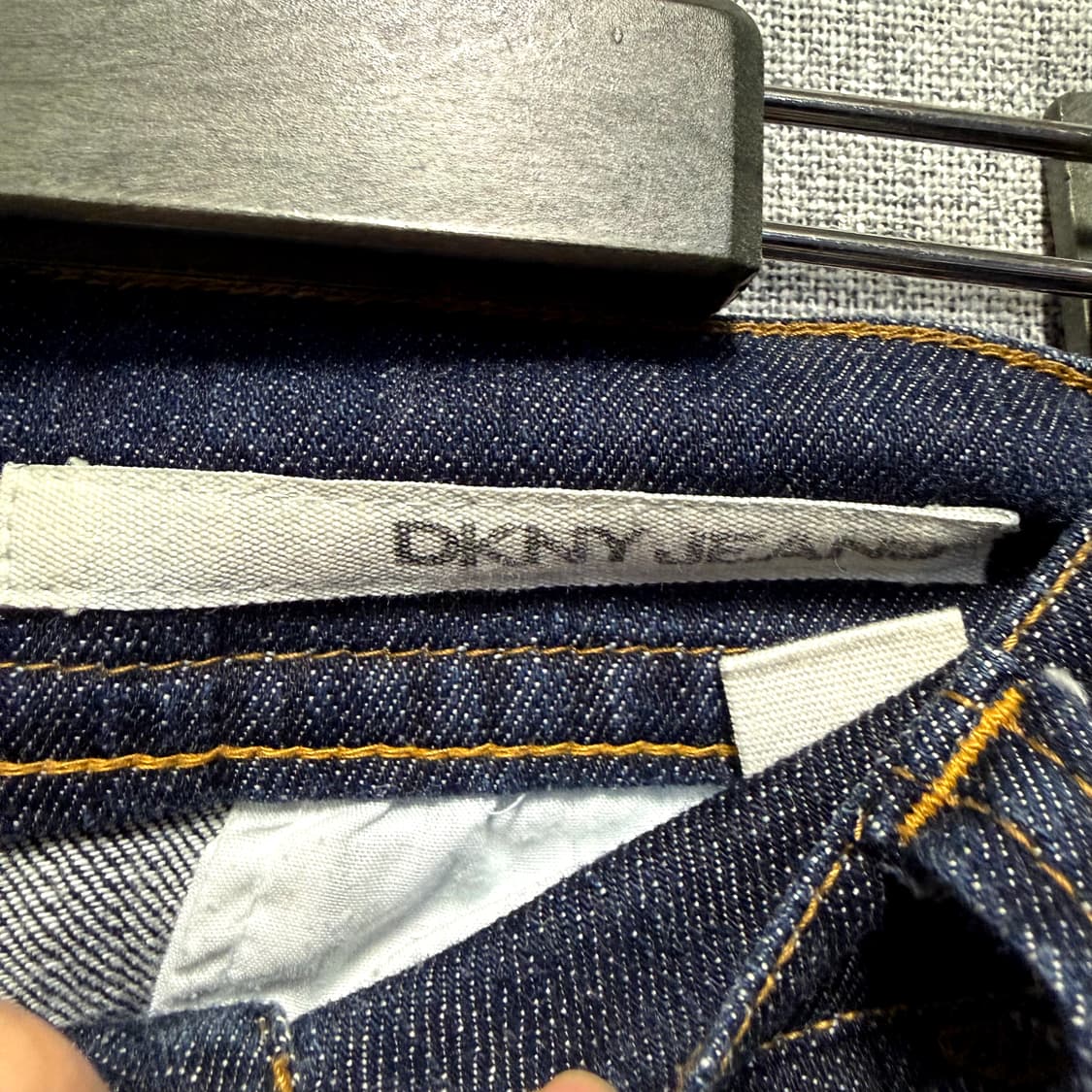 DKNY 디케이앤와이 로우 라이즈 부츠컷 데님 청바지 상품이미지4