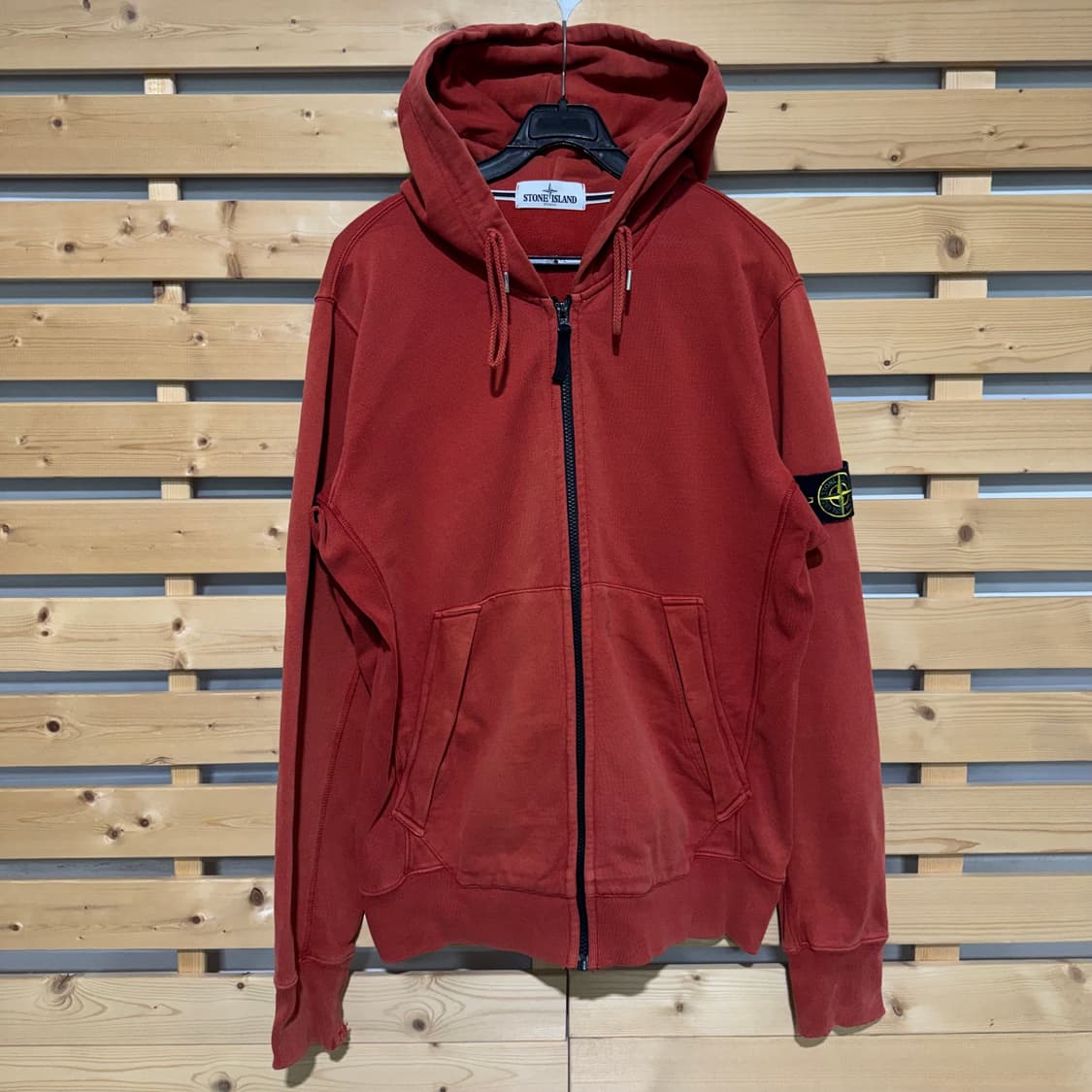 스톤아일랜드 후드집업 상품이미지1