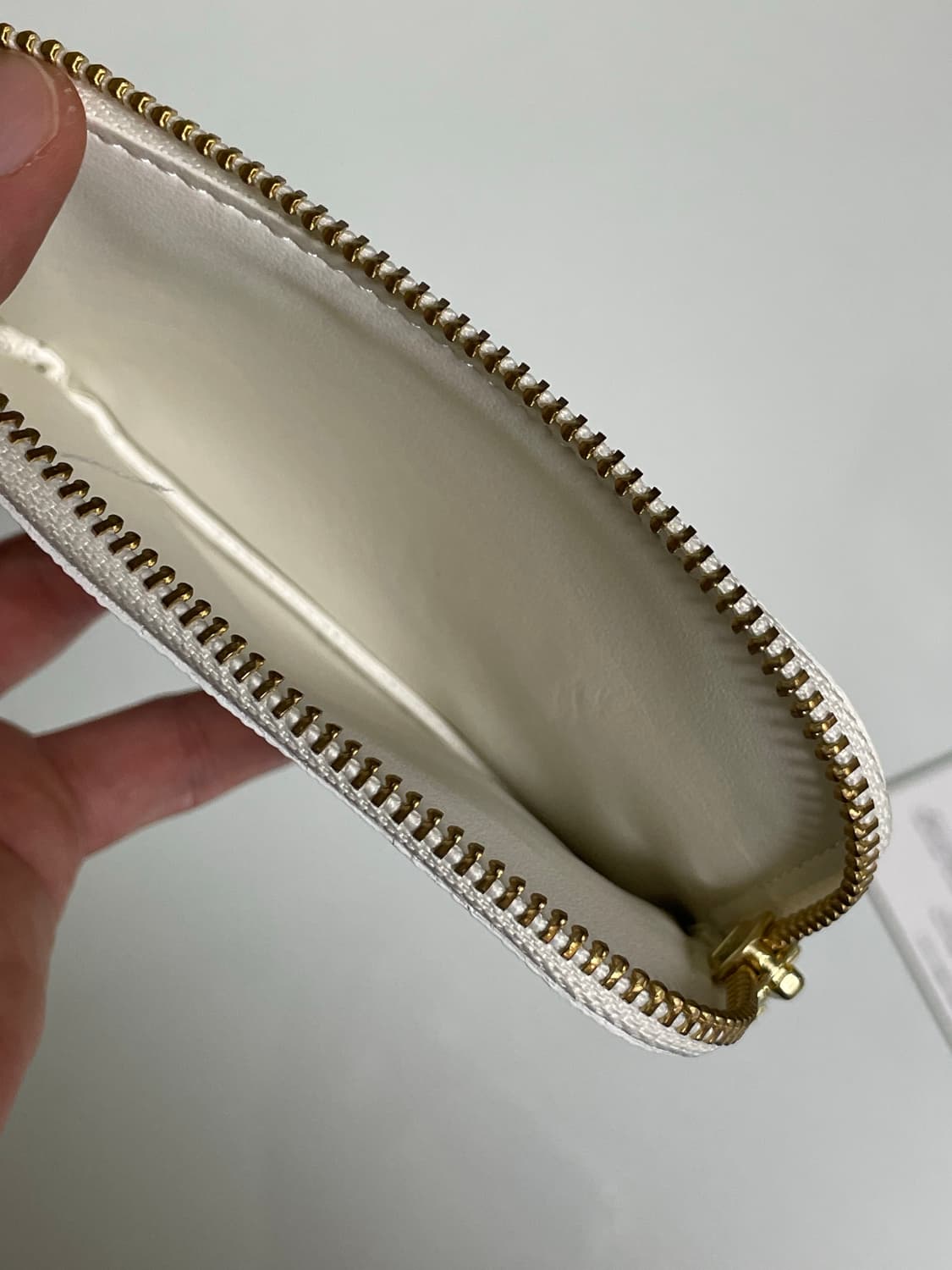 언더커버 테디 프린팅 지퍼 지갑 화이트 상품이미지4