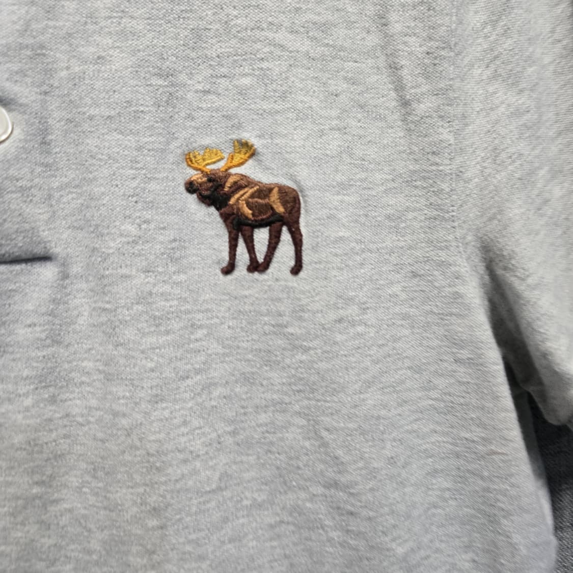 아베크롬비 회색  카라 반팔티  상품이미지3