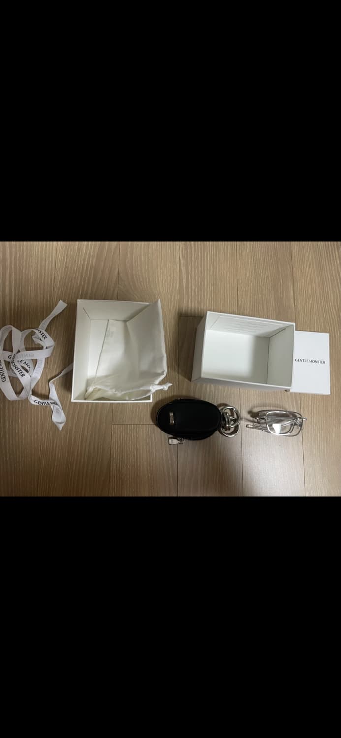 젠틀몬스터 타스02 새상품 팔아요. 상품이미지1