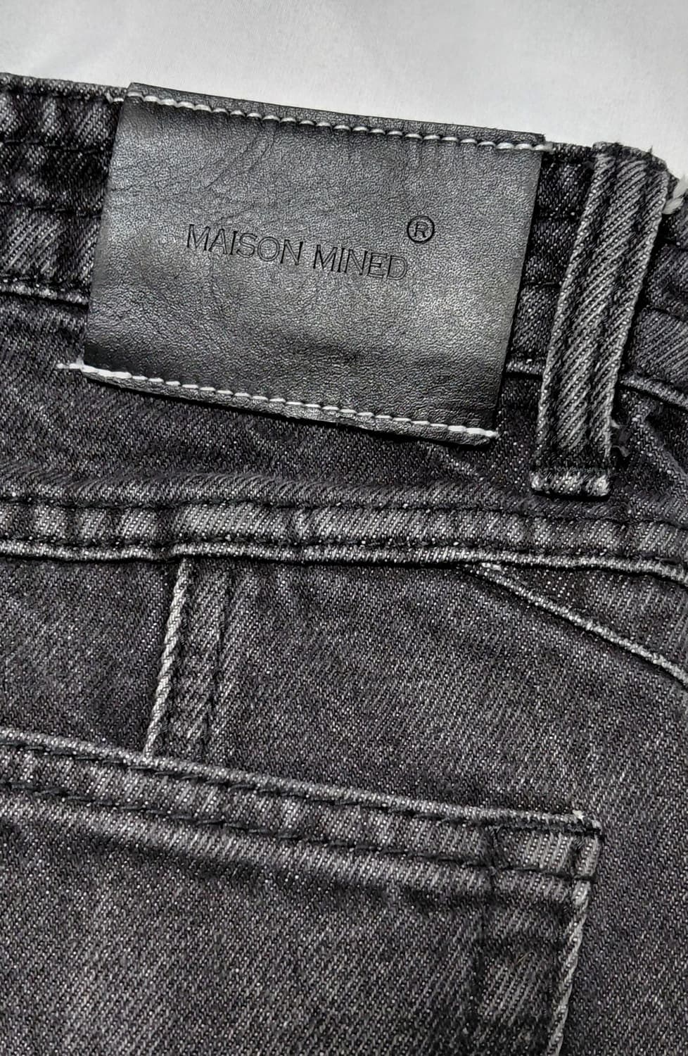 [48] 메종 미네드 센터 프레스 스냅 슬릿 데님 (흑청) 상품이미지10