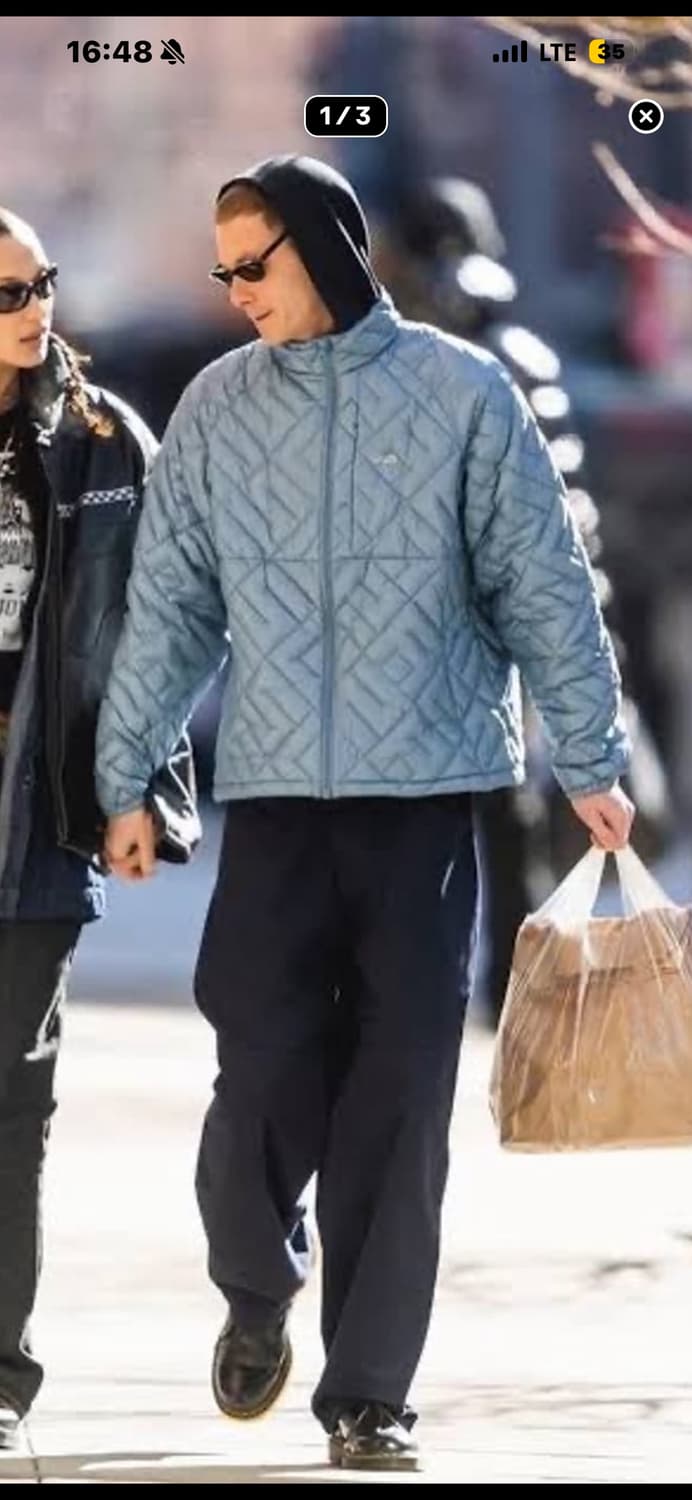 슈프림 스펠아웃 라이트웨이트 다운 구합니다! 상품이미지1