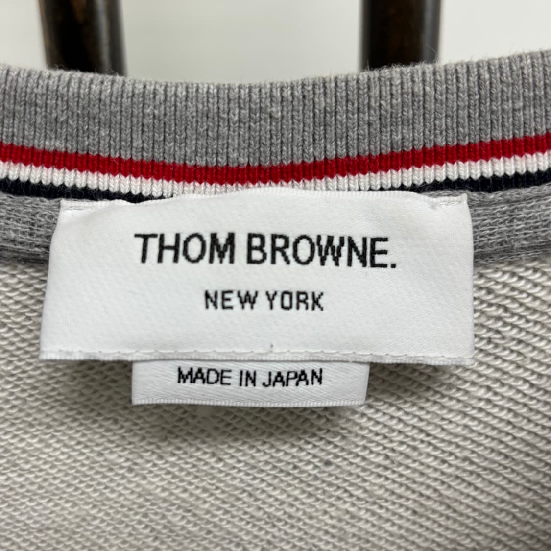 [7]톰브라운 사선완장 맨투맨 상품이미지4