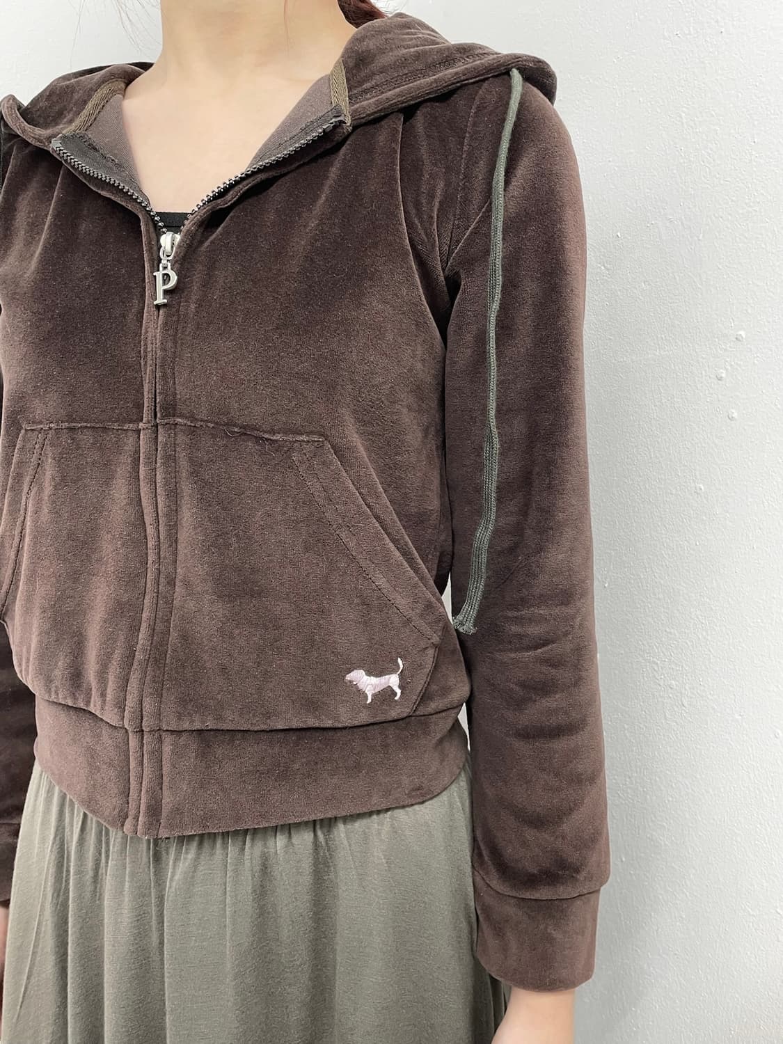 브라운 벨벳 핑크 로고 집업 상품이미지2