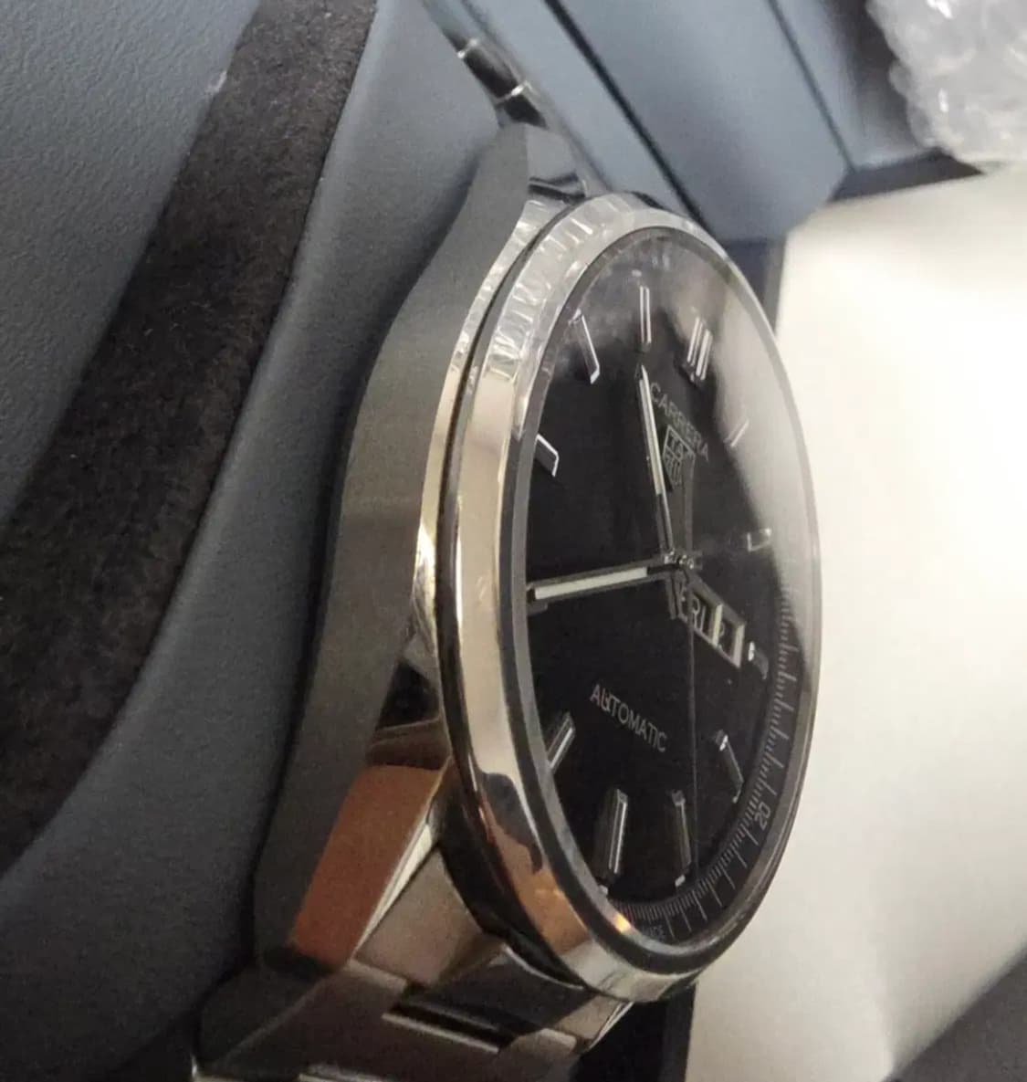 태그호이어 까레라 데이데이트 41mm 검판 상품이미지5