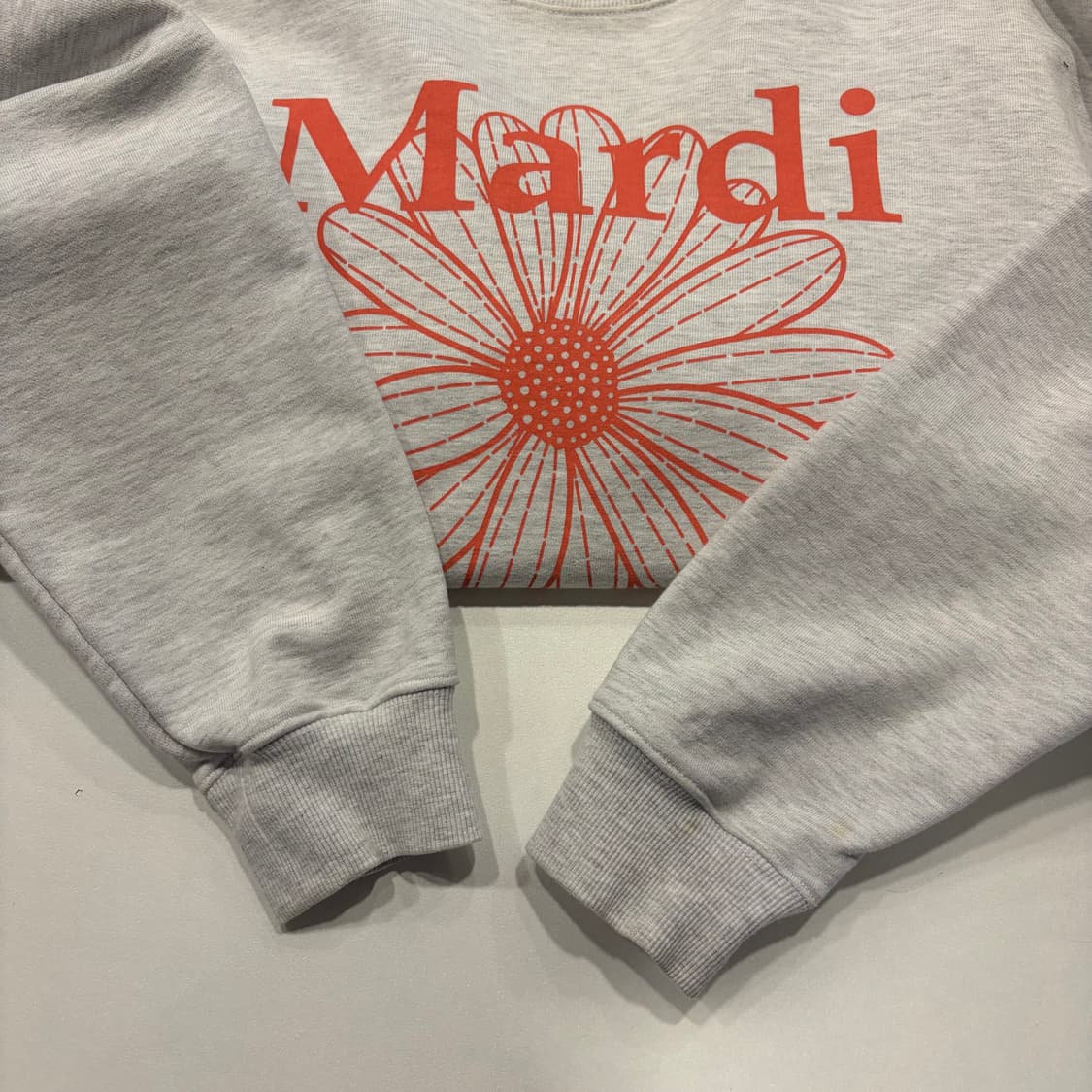 [os] 마르디 메크르디 플라워 맨투맨 그레이 C547 상품이미지5