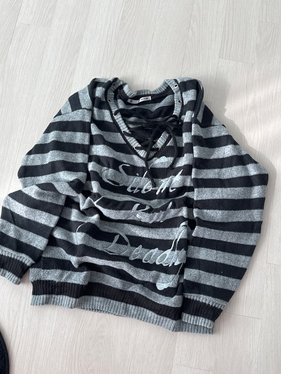 셋업이엑스이 STRIPE V-NECK MTM / BLACK 상품이미지4