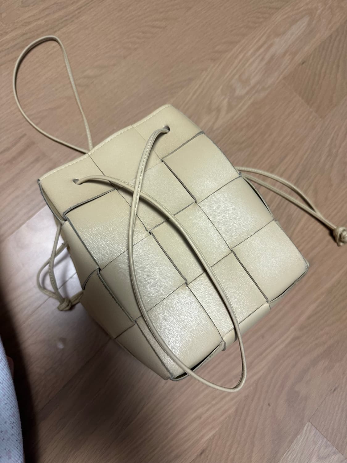 보테가베네타 버킷백 포리지색상 상품이미지2