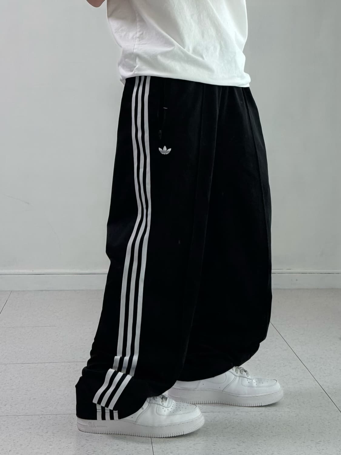 아디다스 블랙 파이어버드 트랙팬츠 상품이미지1