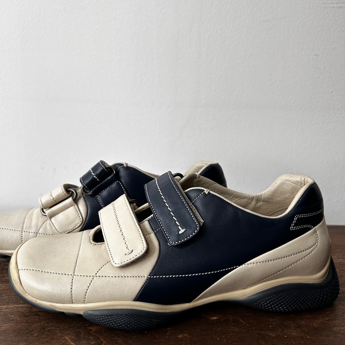 Square Toe Bicolor Belcro Sneakers 상품이미지4