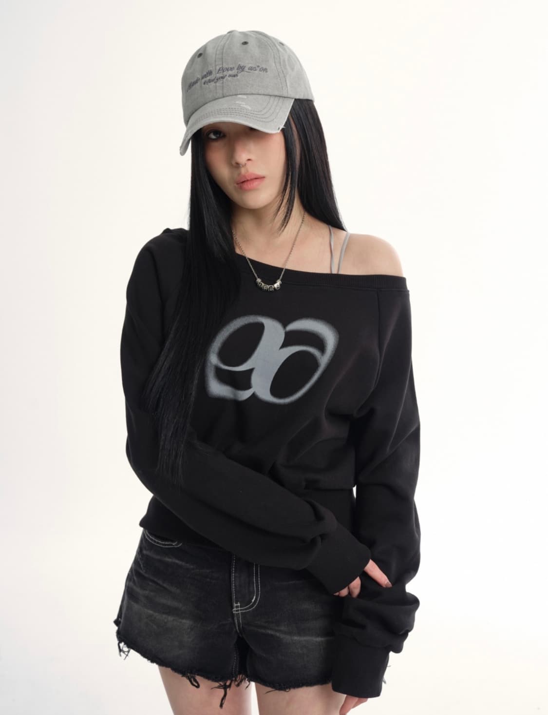 애즈온 오프숄더 맨투맨 MANDY SWEATSHIRT / BLACK  상품이미지1